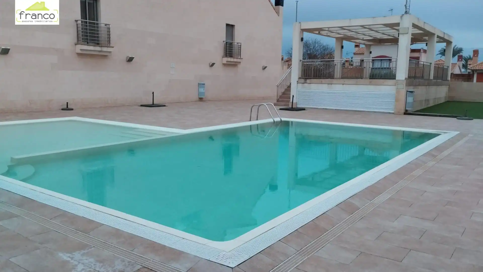 Piscina de Casa adosada en venta en Murcia con Aire acondicionado, Calefacción y Jardín privado