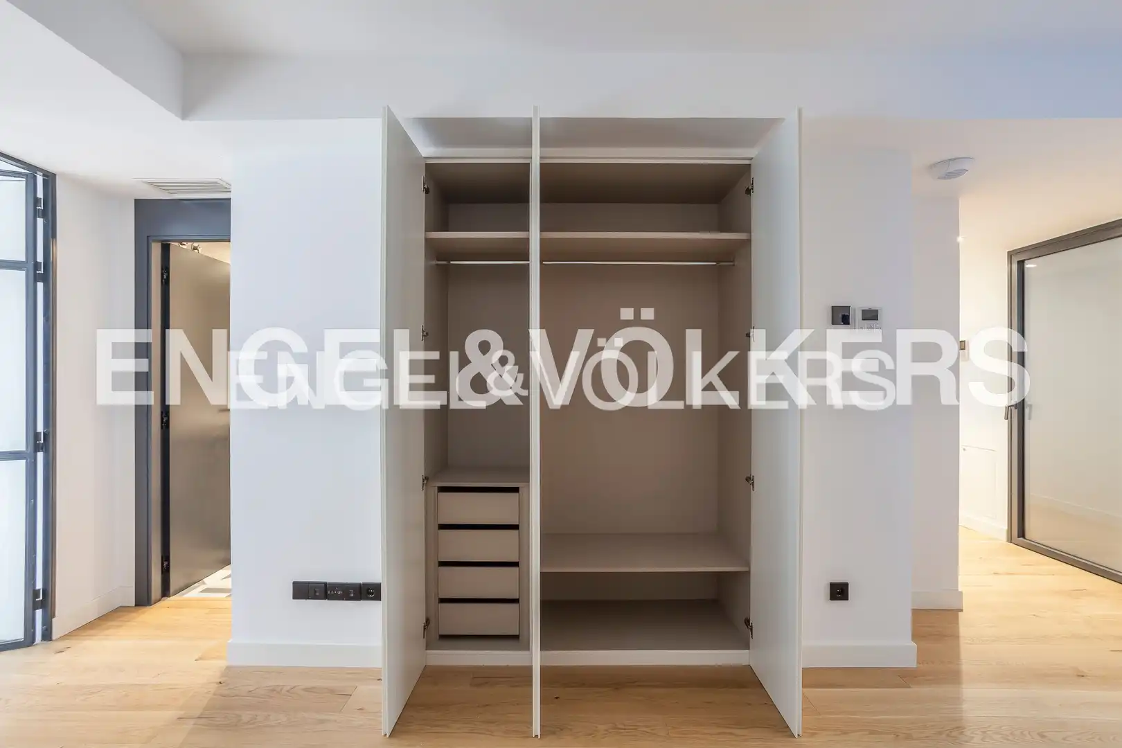 Habitación de Piso de alquiler en Madrid con Aire acondicionado, Calefacción y Jardín privado