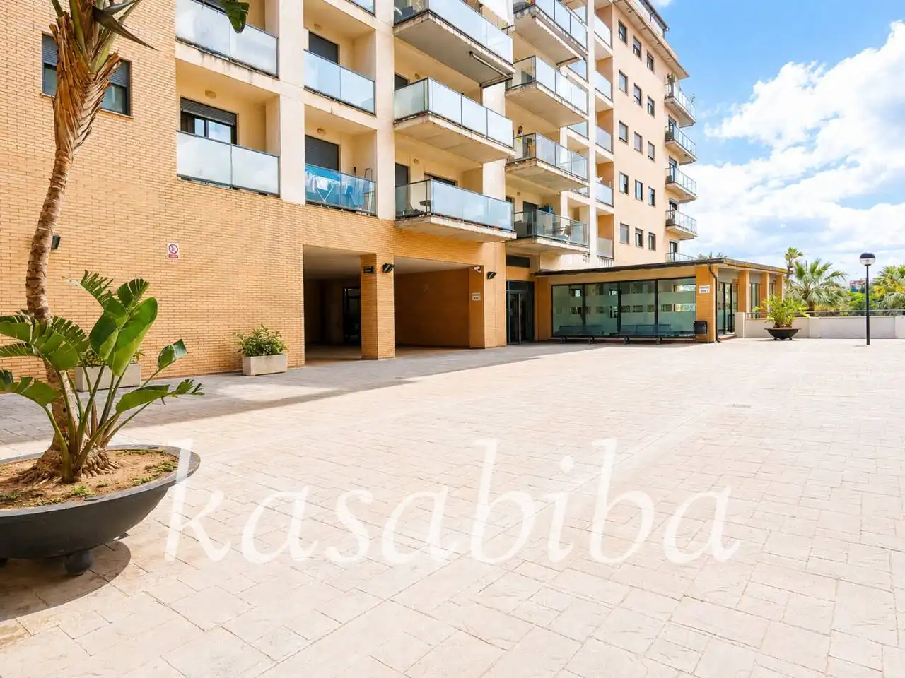 Außenansicht von Wohnung zum Verkauf in Paterna mit Klimaanlage, Heizung und Terrasse