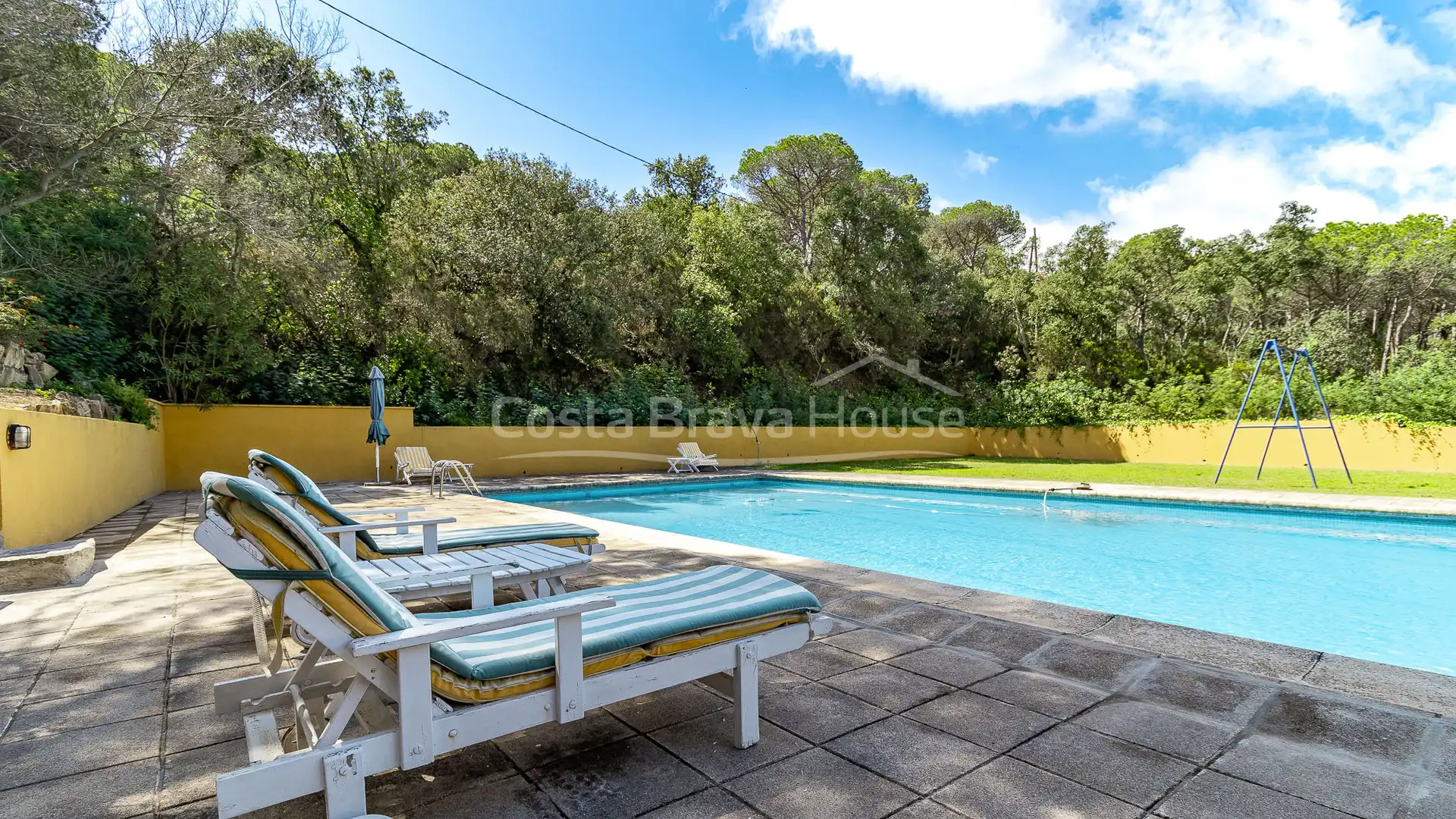 Piscina de Finca rústica en venda en Sant Feliu de Guíxols amb Aire condicionat, Calefacció i Jardí privat