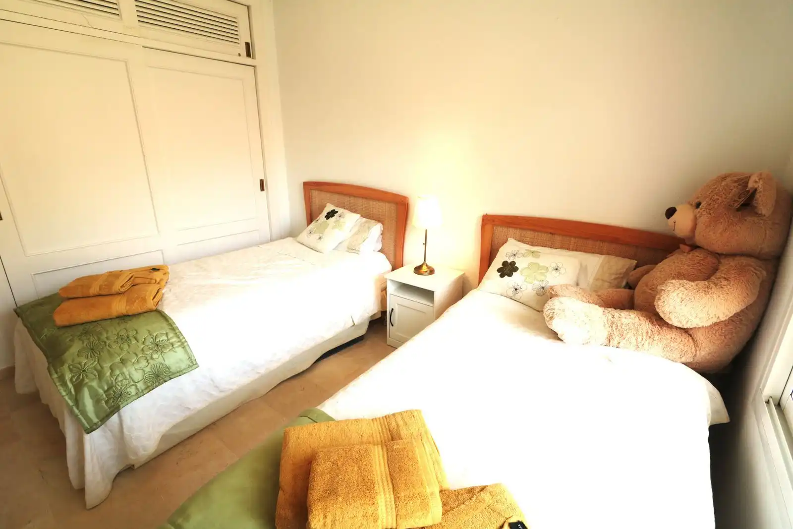 Habitación de Piso en venta en Estepona con Aire acondicionado, Terraza y Amueblado