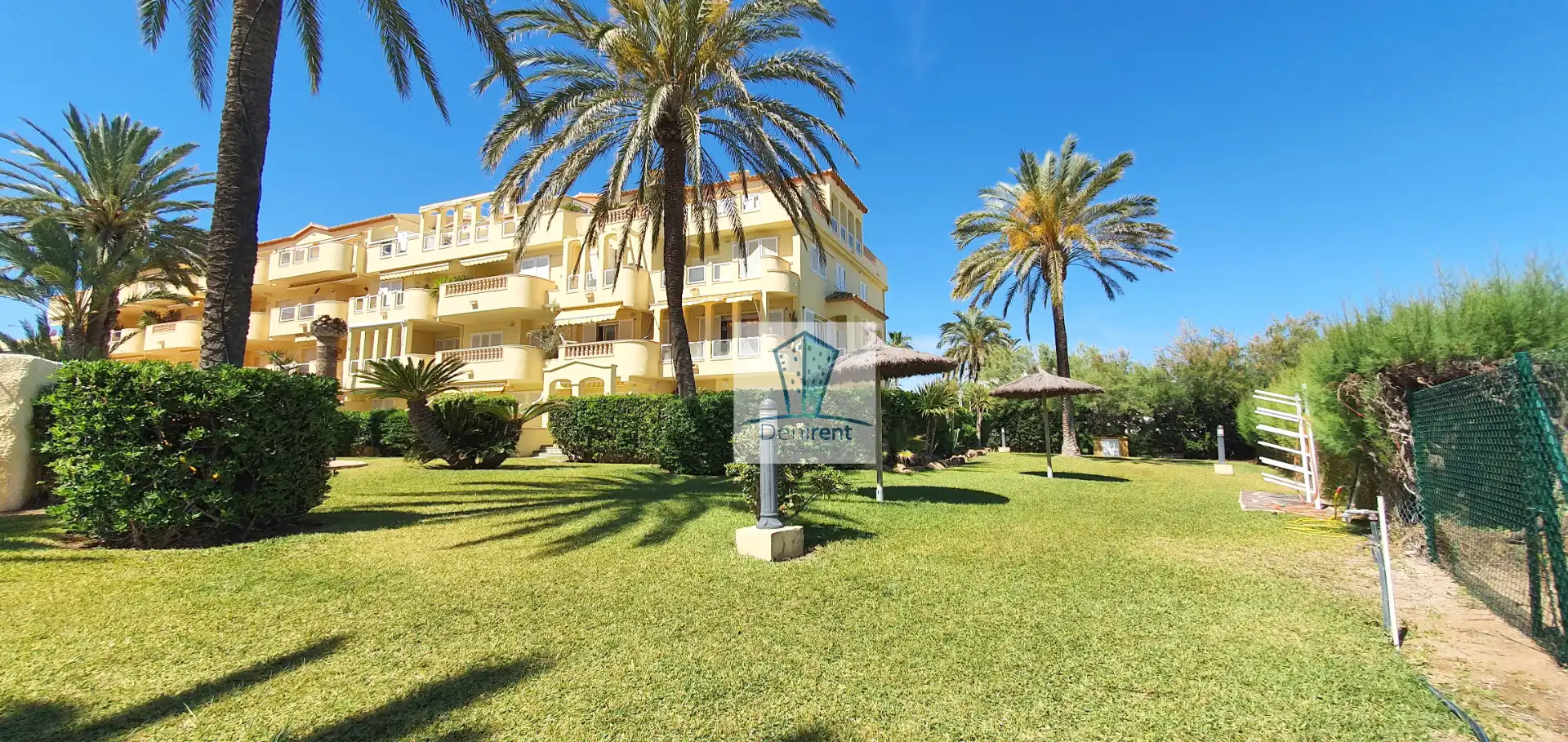 Vista exterior de Apartamento de alquiler en Dénia con Aire acondicionado, Calefacción y Terraza