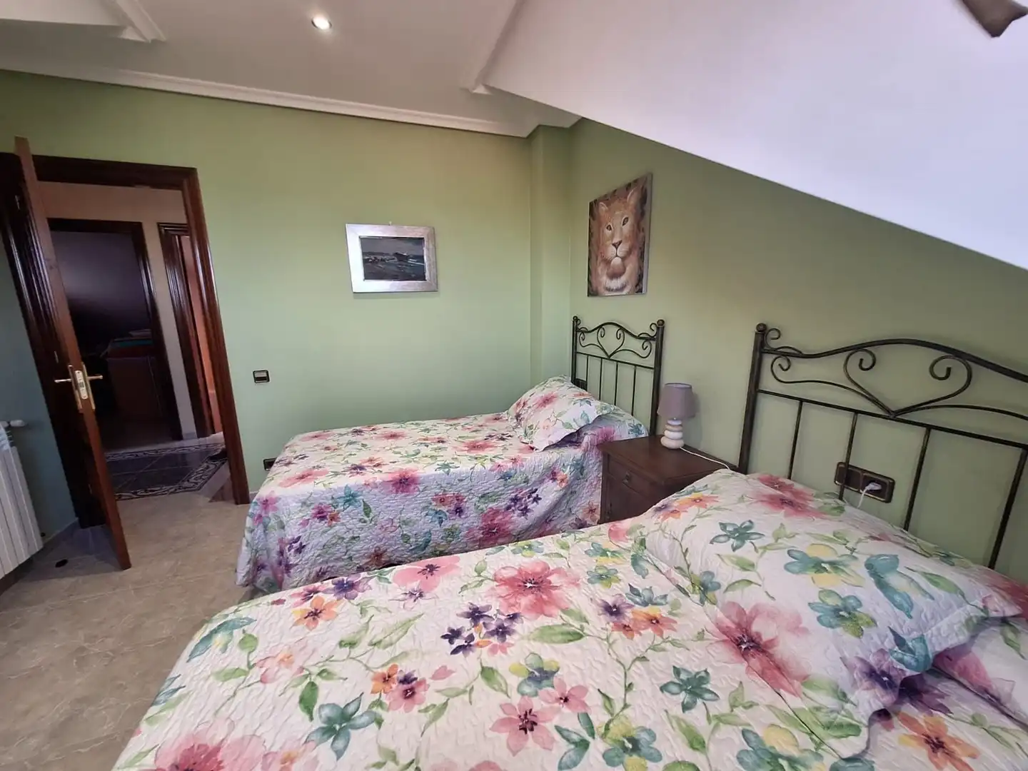 Dormitori de Casa o xalet de lloguer en Carreño amb Calefacció, Jardí privat i Piscina