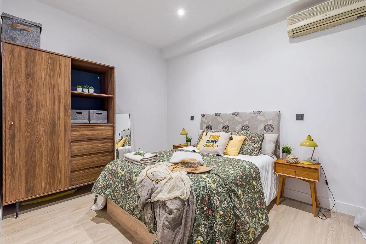 Dormitori de Apartament en venda en Madrid amb Aire condicionat, Calefacció i Moblat