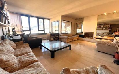 Living room of Flat for sale in Girona Capital  with Air Conditioner and Balcony