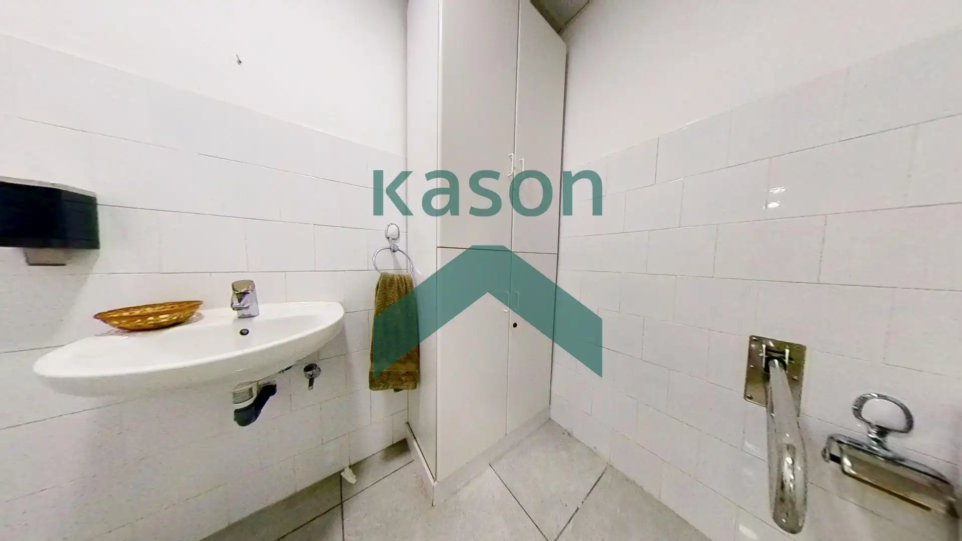 Baño de Local de alquiler en Madrid con Aire acondicionado