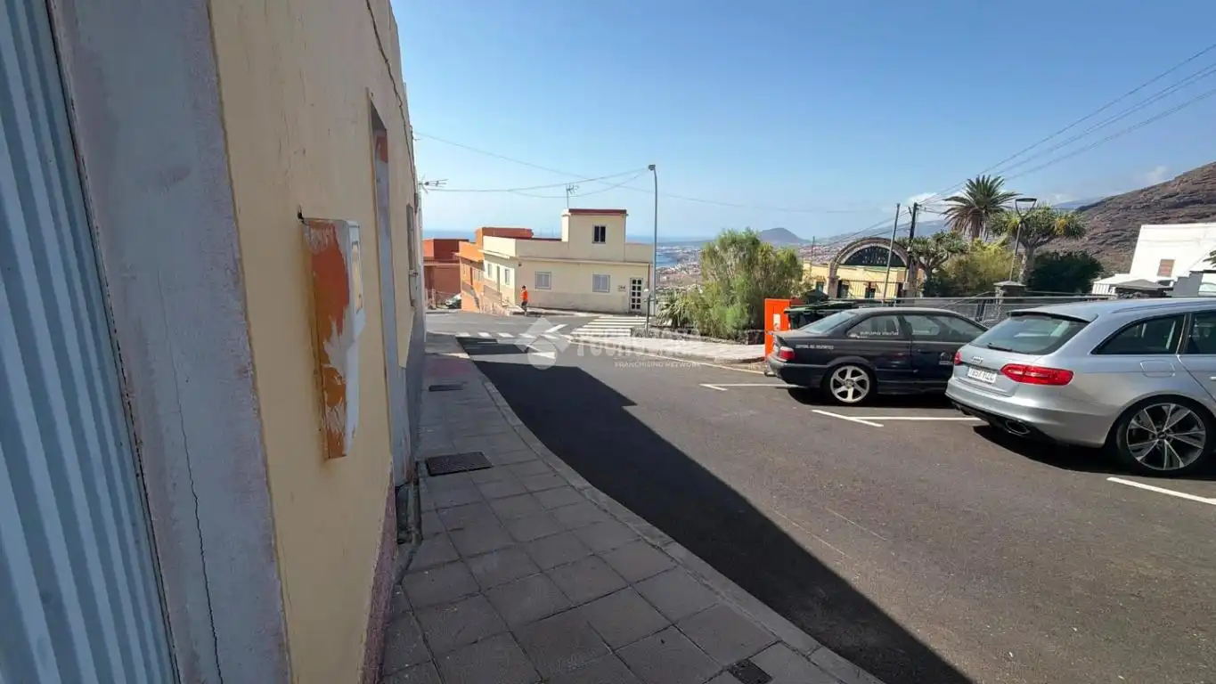 Vista exterior de Casa o xalet en venda en Candelaria amb Jardí privat