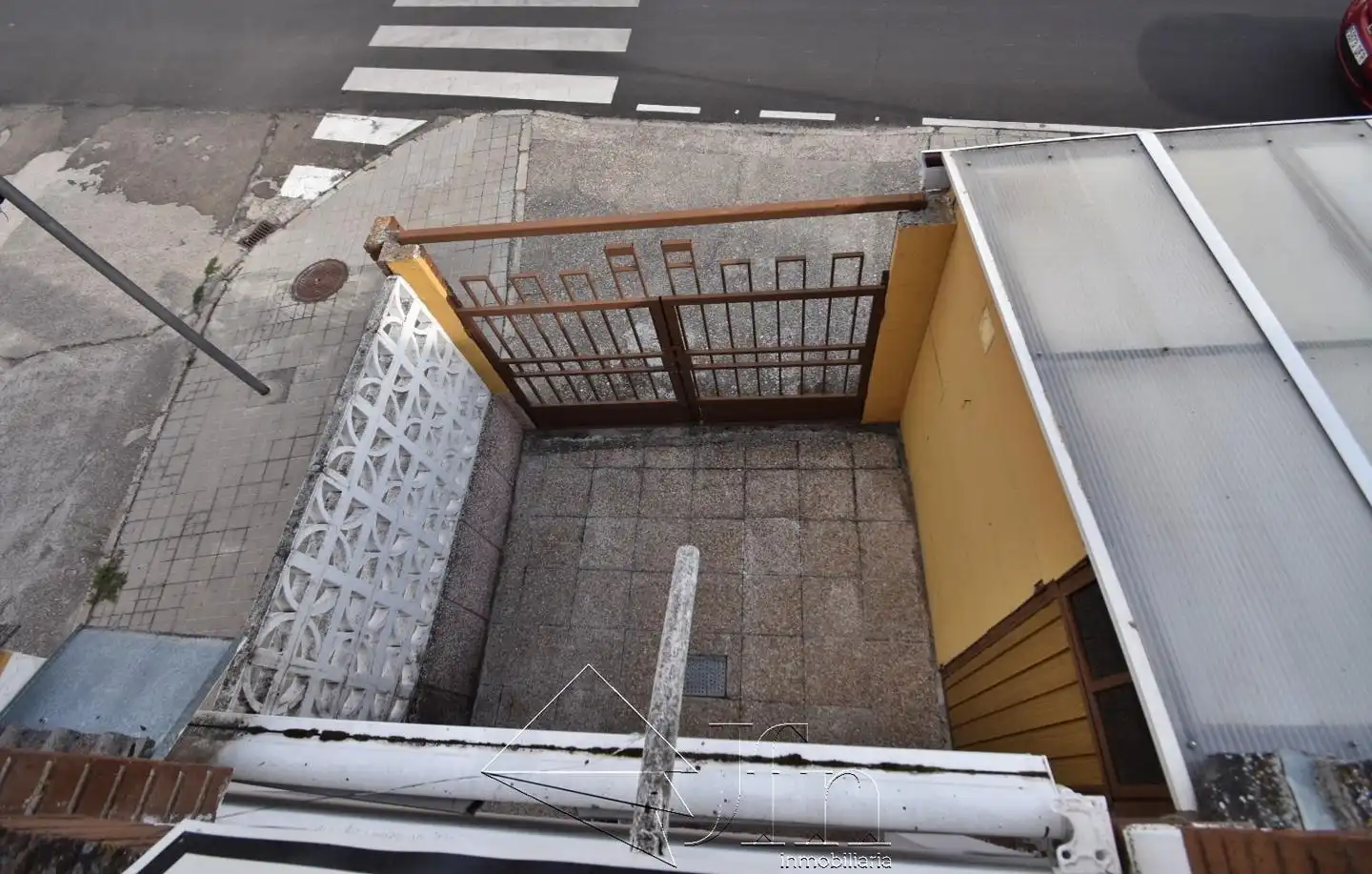 Außenansicht von Einfamilien-Reihenhaus zum Verkauf in Íscar mit Heizung und Balkon
