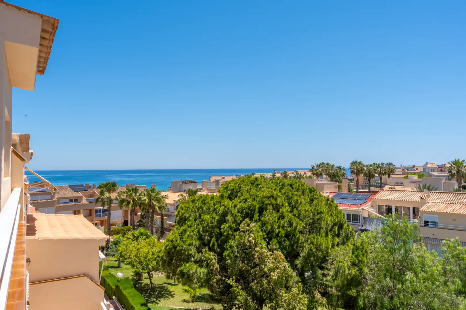 Vista exterior de Casa adosada en venda en Alicante / Alacant amb Aire condicionat, Calefacció i Terrassa