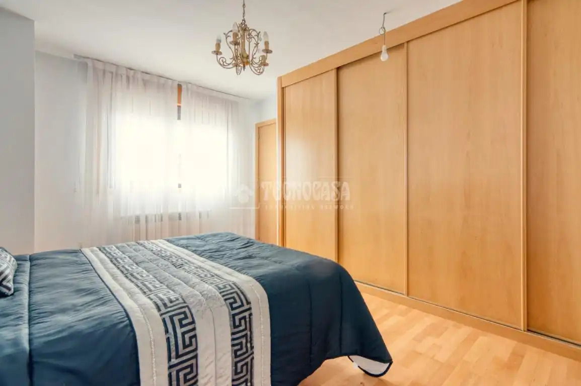 Habitación de Casa o chalet en venta en Castellanos de Moriscos con Aire acondicionado, Calefacción y Jardín privado