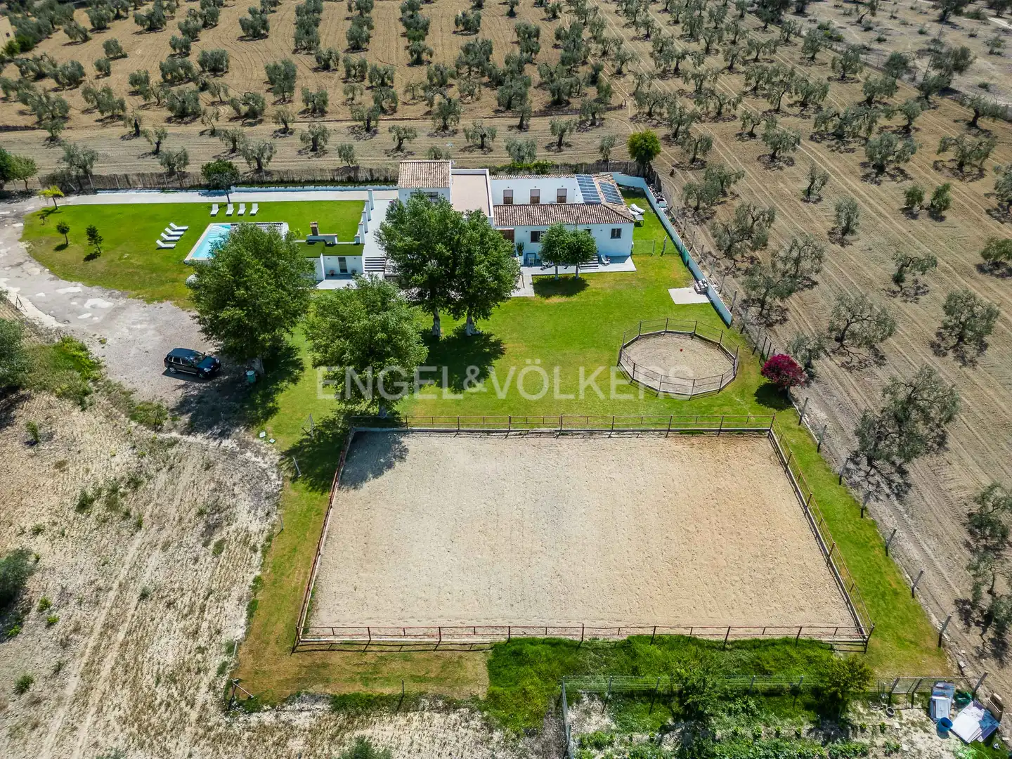 Country house zum Verkauf in Espartinas mit Klimaanlage, Heizung und Privatgarten