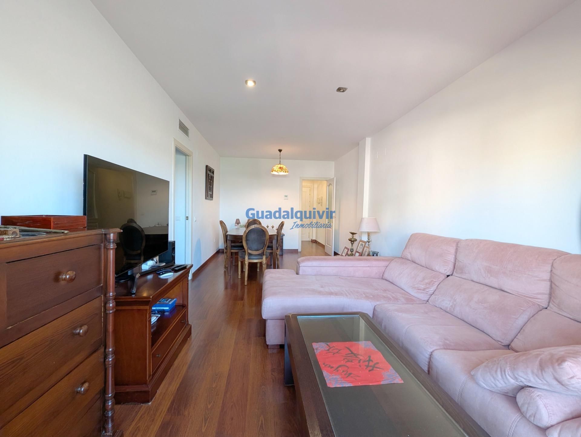 Sala de estar de Piso en venta en San Juan de Aznalfarache con Aire acondicionado, Jardín privado y Terraza