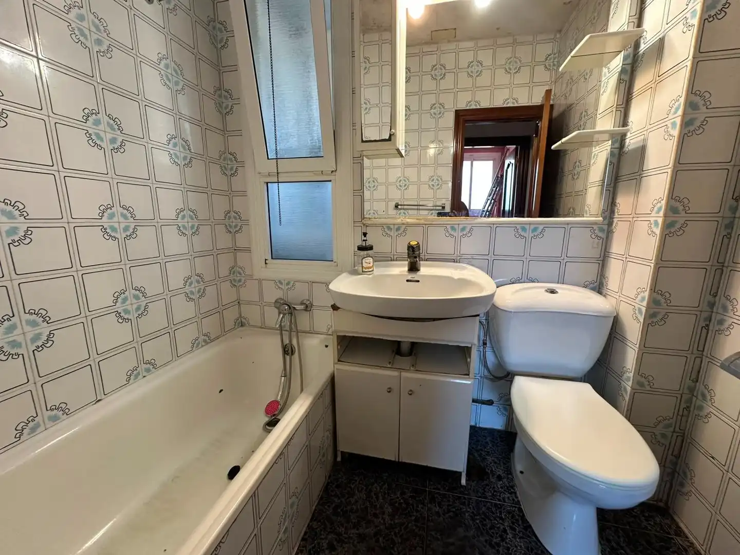 Baño de Piso en venta en Badia del Vallès con Calefacción y Balcón