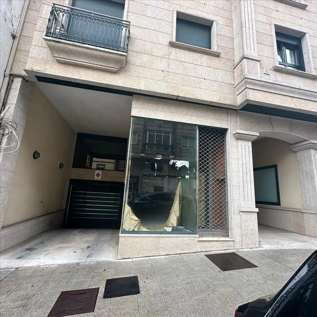 Local comercial en venda a Lalín, imagen 2