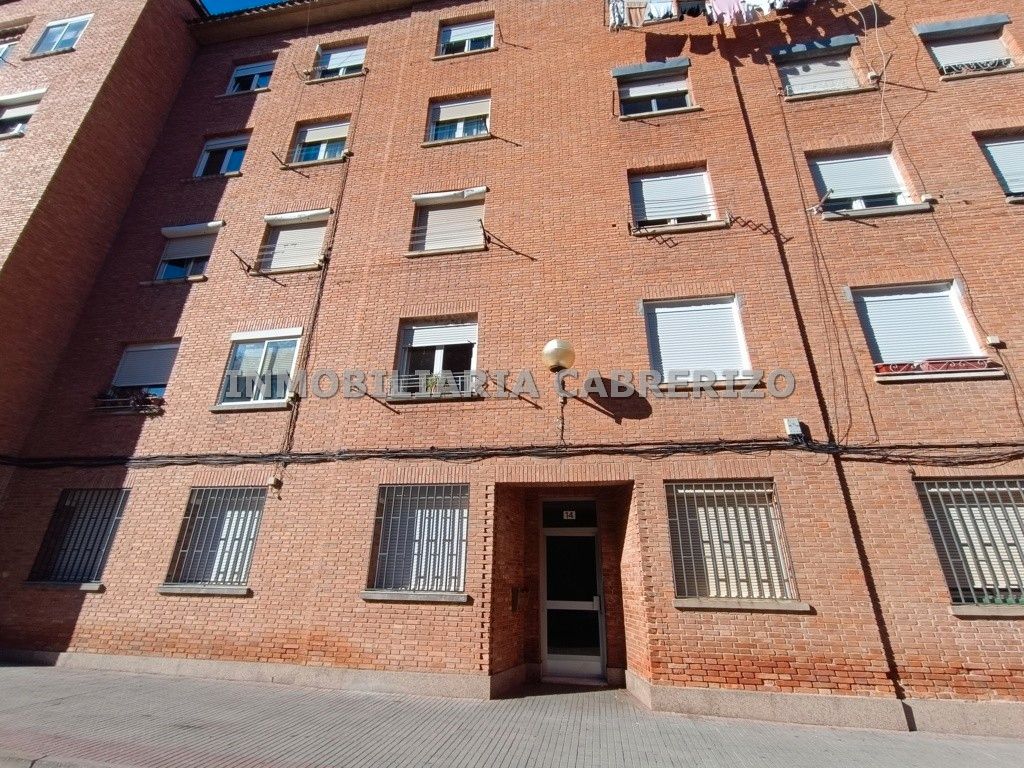 Vista exterior de Pis en venda en  Logroño amb Terrassa