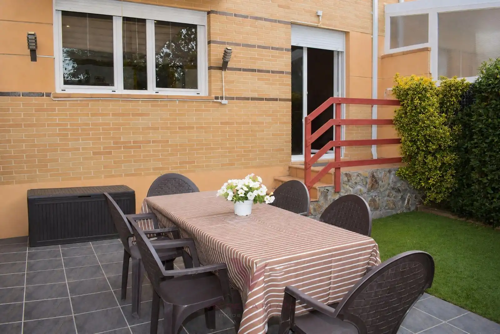 Terraza de Casa adosada en venta en Monterrubio de Armuña con Calefacción, Jardín privado y Parquet