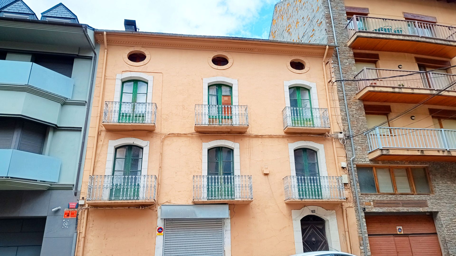 Vista exterior de Casa o xalet en venda en Sort amb Calefacció, Jardí privat i Traster