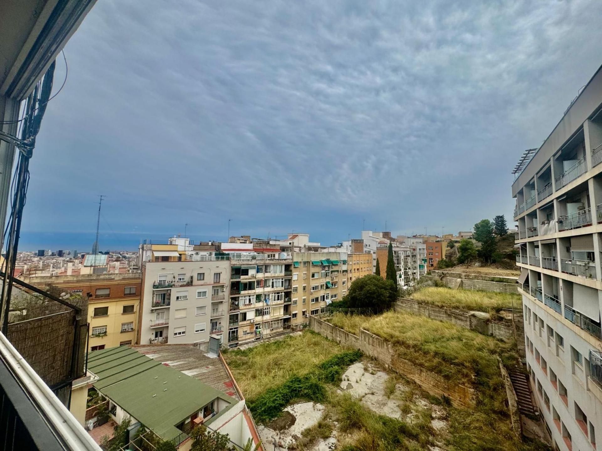 Vista exterior de Àtic en venda en  Barcelona Capital amb Aire condicionat, Calefacció i Parquet