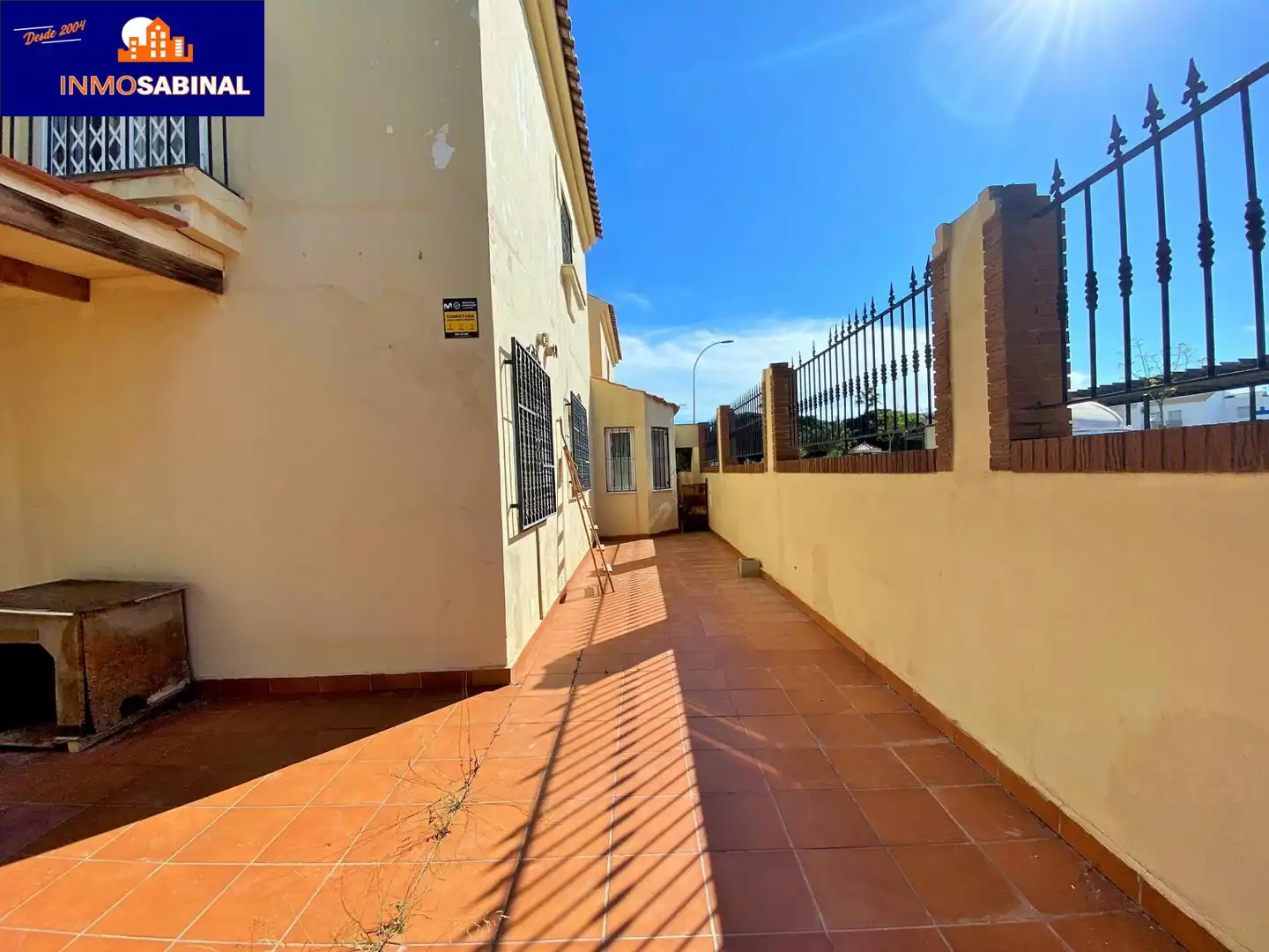 Vista exterior de Casa o chalet en venta en Roquetas de Mar con Terraza y Balcón