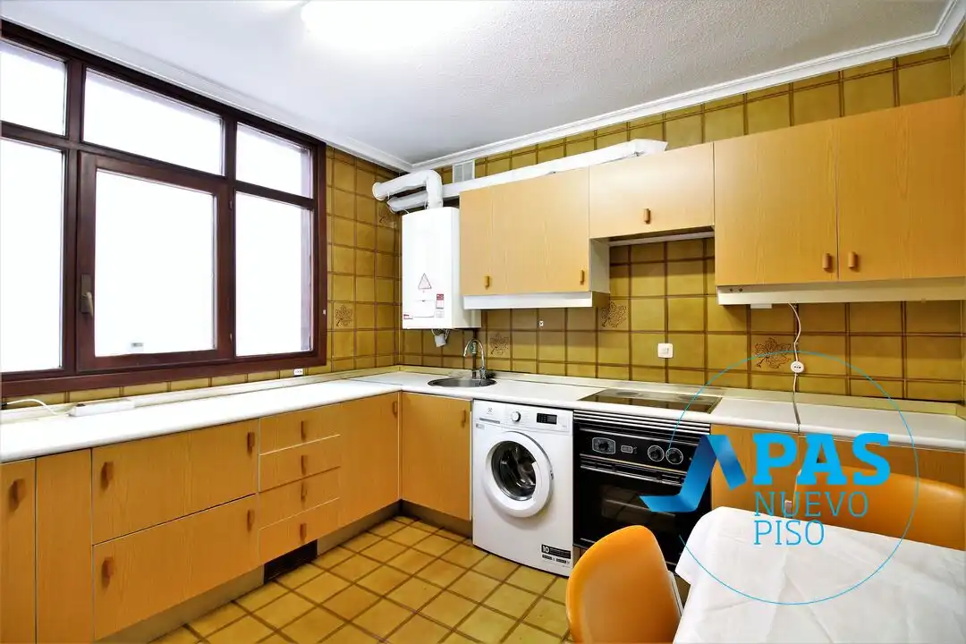 Küche von Wohnung zum Verkauf in Santander mit Heizung