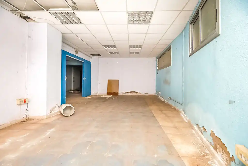 Local comercial en venda a C/ Joana Jugán, imagen 3