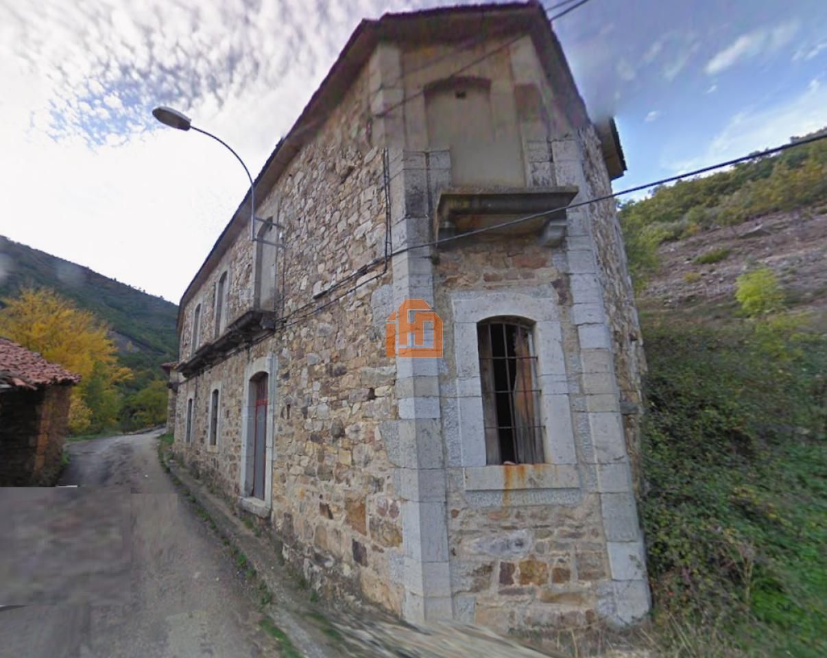 Vista exterior de Casa o xalet en venda en Los Barrios de Luna 