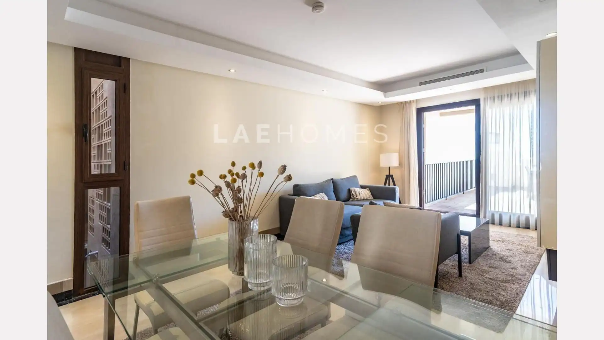 Wohnzimmer von Dachboden zum Verkauf in Estepona mit Privatgarten, Terrasse und Abstellraum