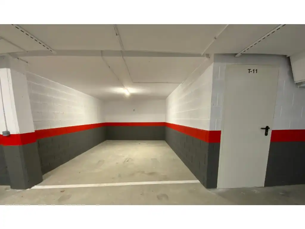 Aparcament de Apartament en venda en Benasque amb Terrassa