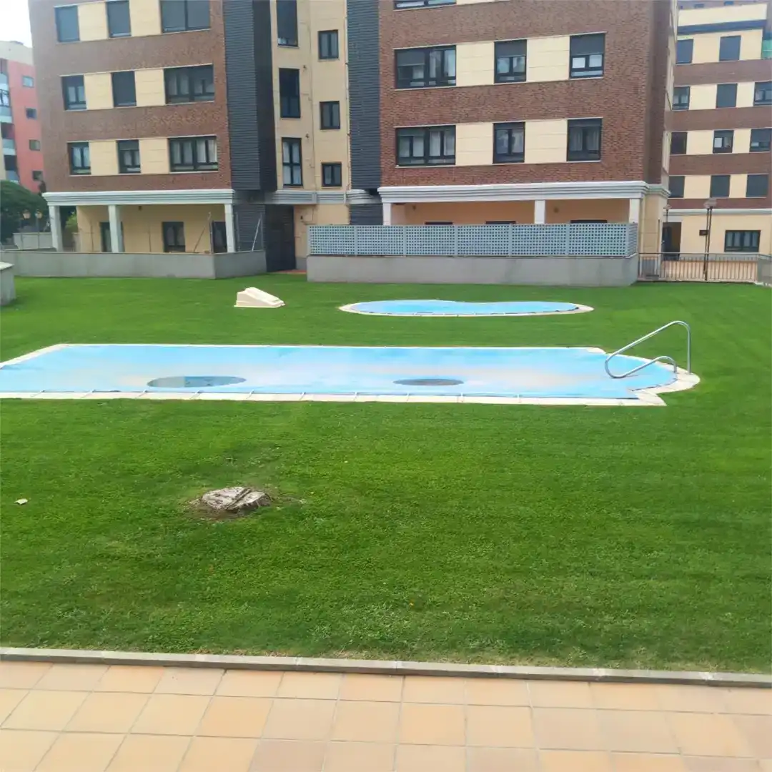 Piscina de Pis de lloguer en Ávila amb Jardí privat, Parquet i Piscina