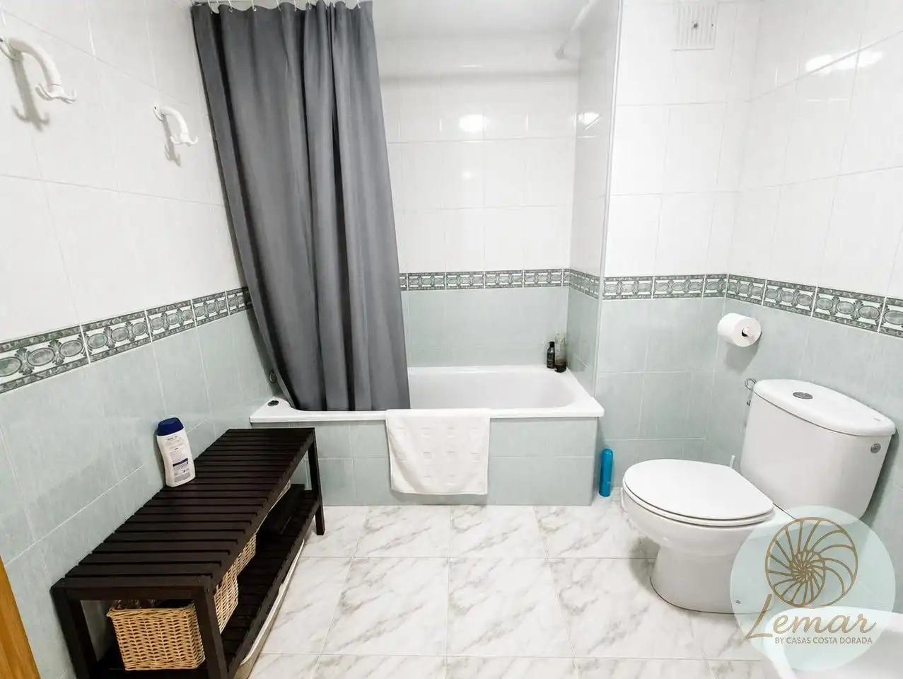 Baño de Piso en venta en L'Ametlla de Mar  con Aire acondicionado, Terraza y Balcón