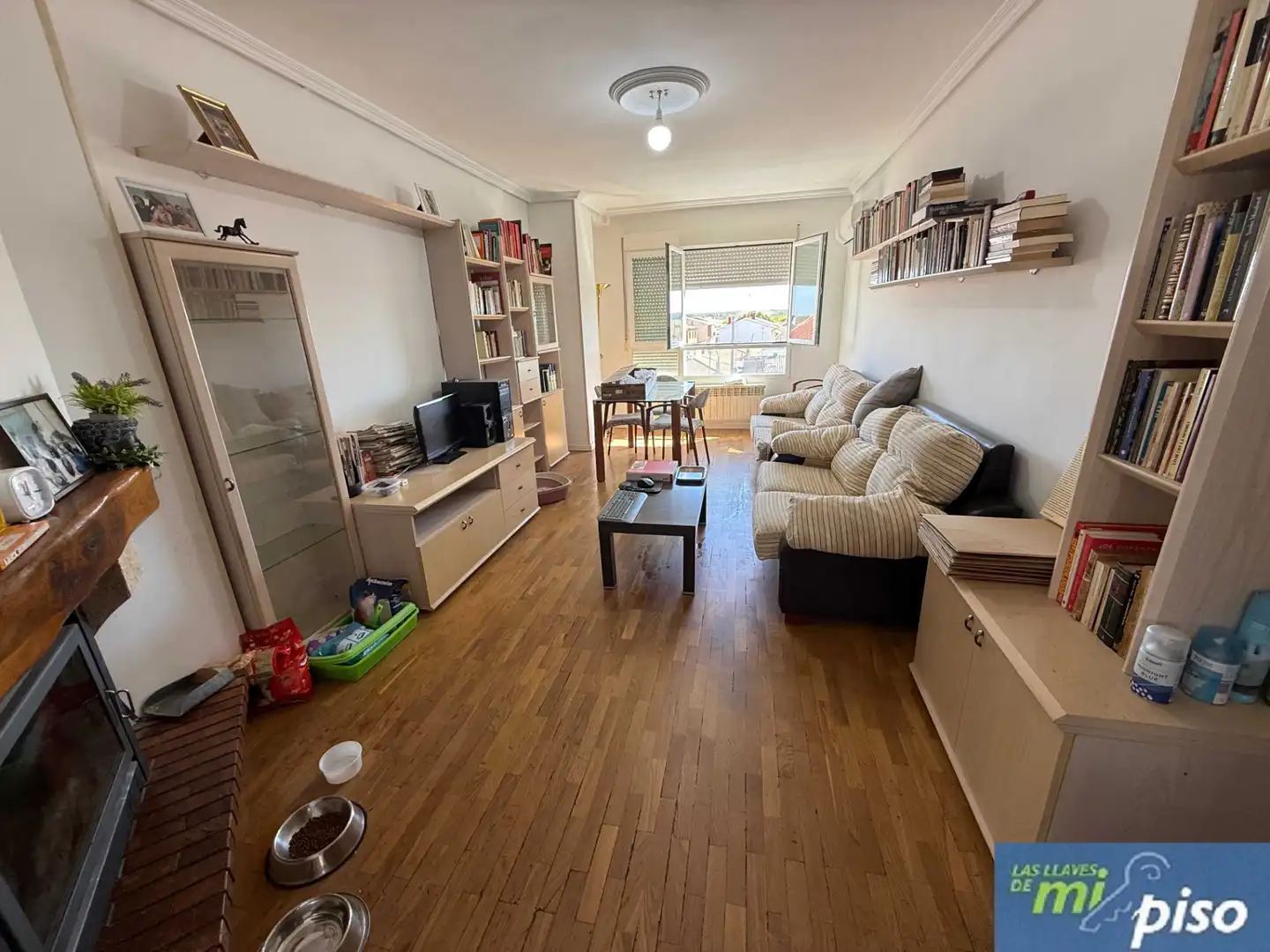 Sala d'estar de Pis en venda en Montemayor de Pililla amb Calefacció, Parquet i Terrassa