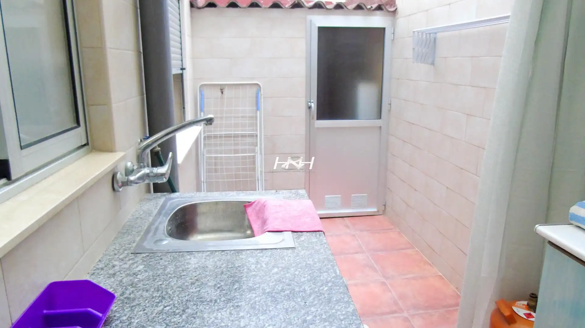 Kitchen of Flat for rent in Burjassot  with Air Conditioner, Storage room and Furnished
