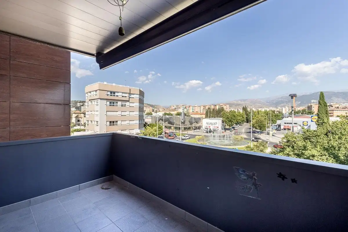 Terraza de Piso de alquiler en Granada con Calefacción, Terraza y Trastero