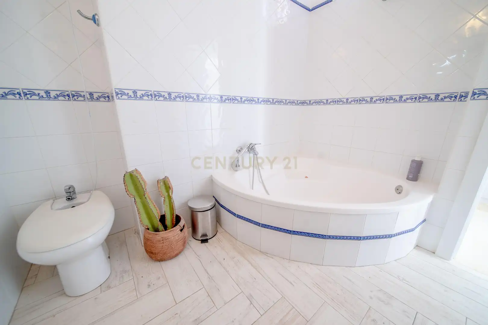 Bathroom of Apartments for sale in Benalmádena  with Air Conditioner, Storage room and Swimming Pool