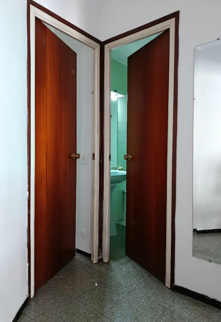 Badezimmer von Wohnung zum Verkauf in Girona mit Heizung, Terrasse und Balkon