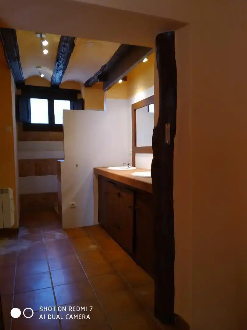 Bany de Casa adosada en venda en Castellote amb Parquet, Traster i Moblat
