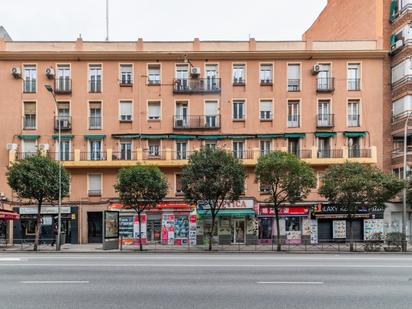 Exterior view of Flat for sale in  Madrid Capital  with Heating, Parquet flooring and Balcony