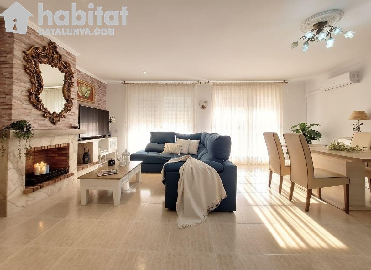 Sala de estar de Casa adosada en venta en Sant Llorenç d'Hortons con Aire acondicionado, Calefacción y Terraza