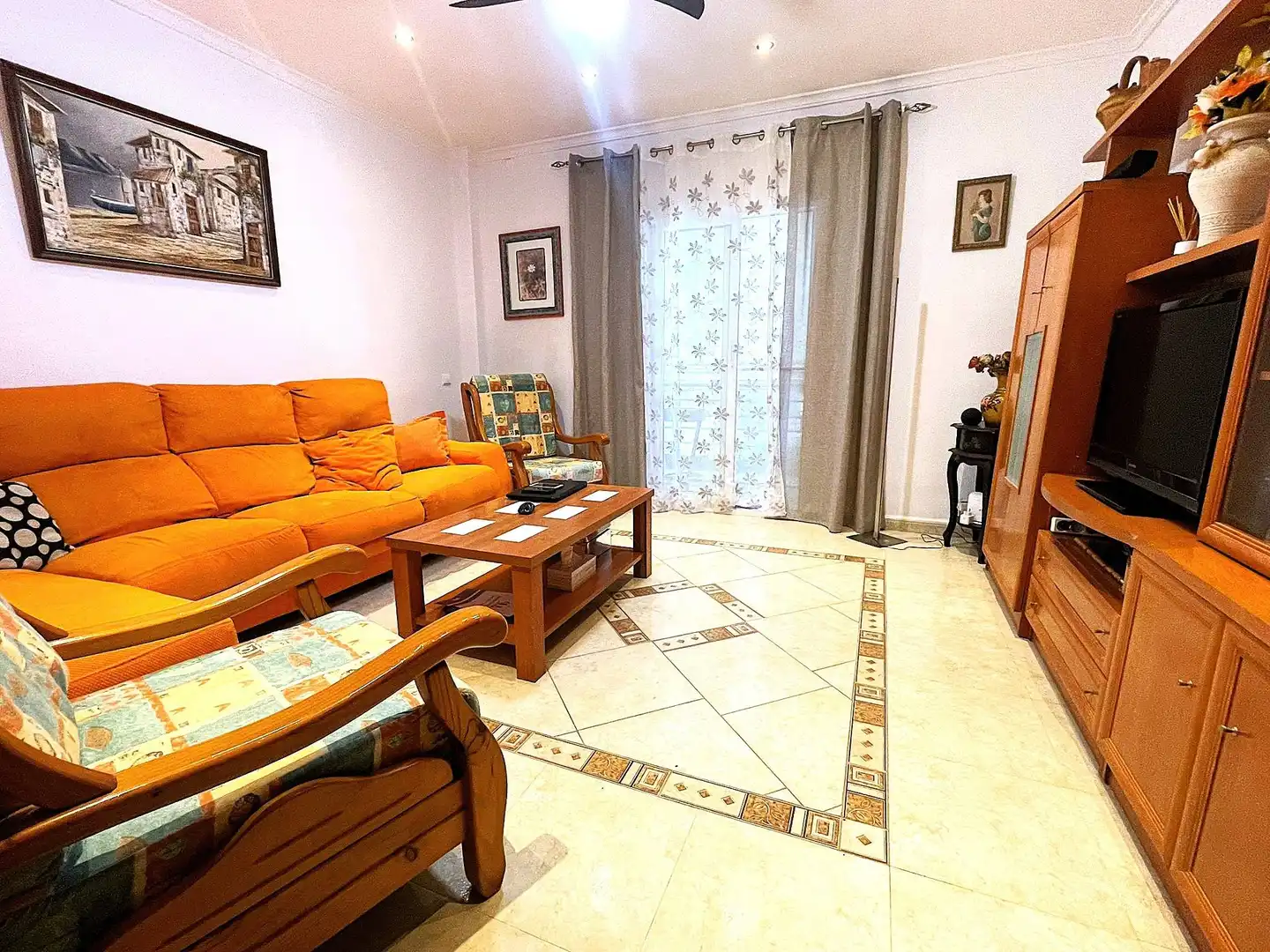 Sala de estar de Piso en venta en Alicante / Alacant con Aire acondicionado, Calefacción y Amueblado
