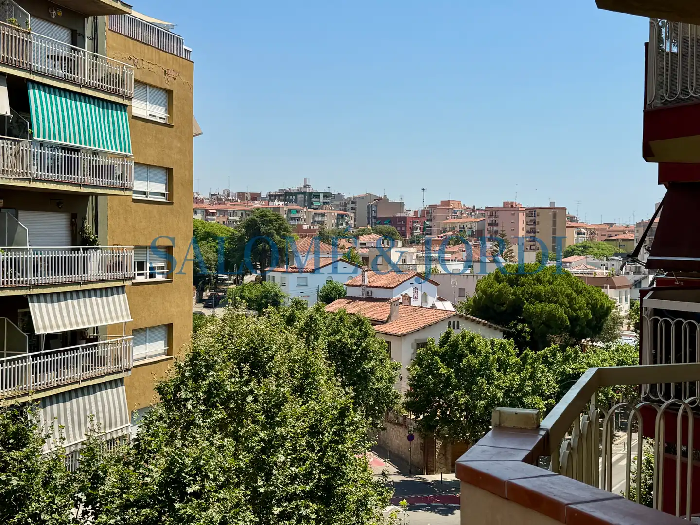 Außenansicht von Wohnung zum Verkauf in Mataró mit Heizung, Terrasse und Möbliert