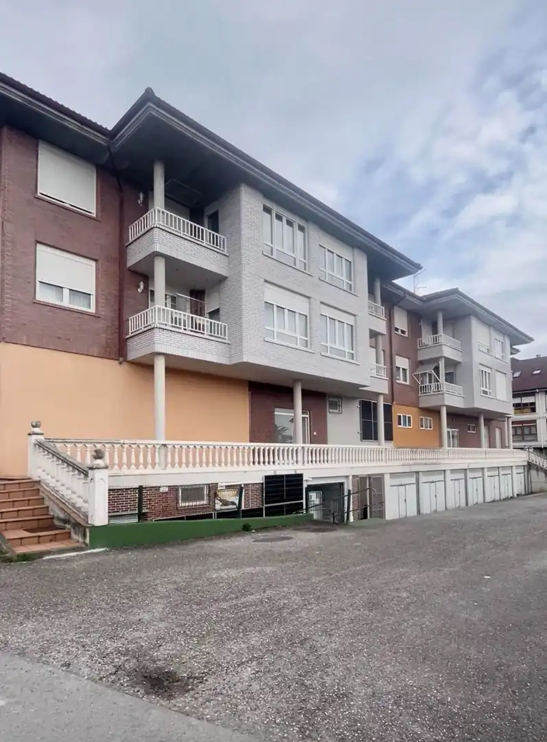 Außenansicht von Wohnung zum Verkauf in Bárcena de Cicero mit Heizung, Terrasse und Möbliert
