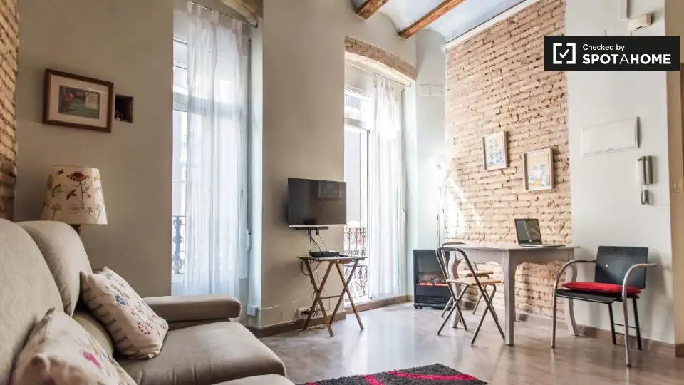 Flat with terrace to rent in L'Eixample, imagen 3