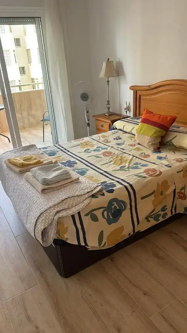 Habitación de Piso de alquiler en La Manga del Mar Menor con Jardín privado, Piscina y Amueblado