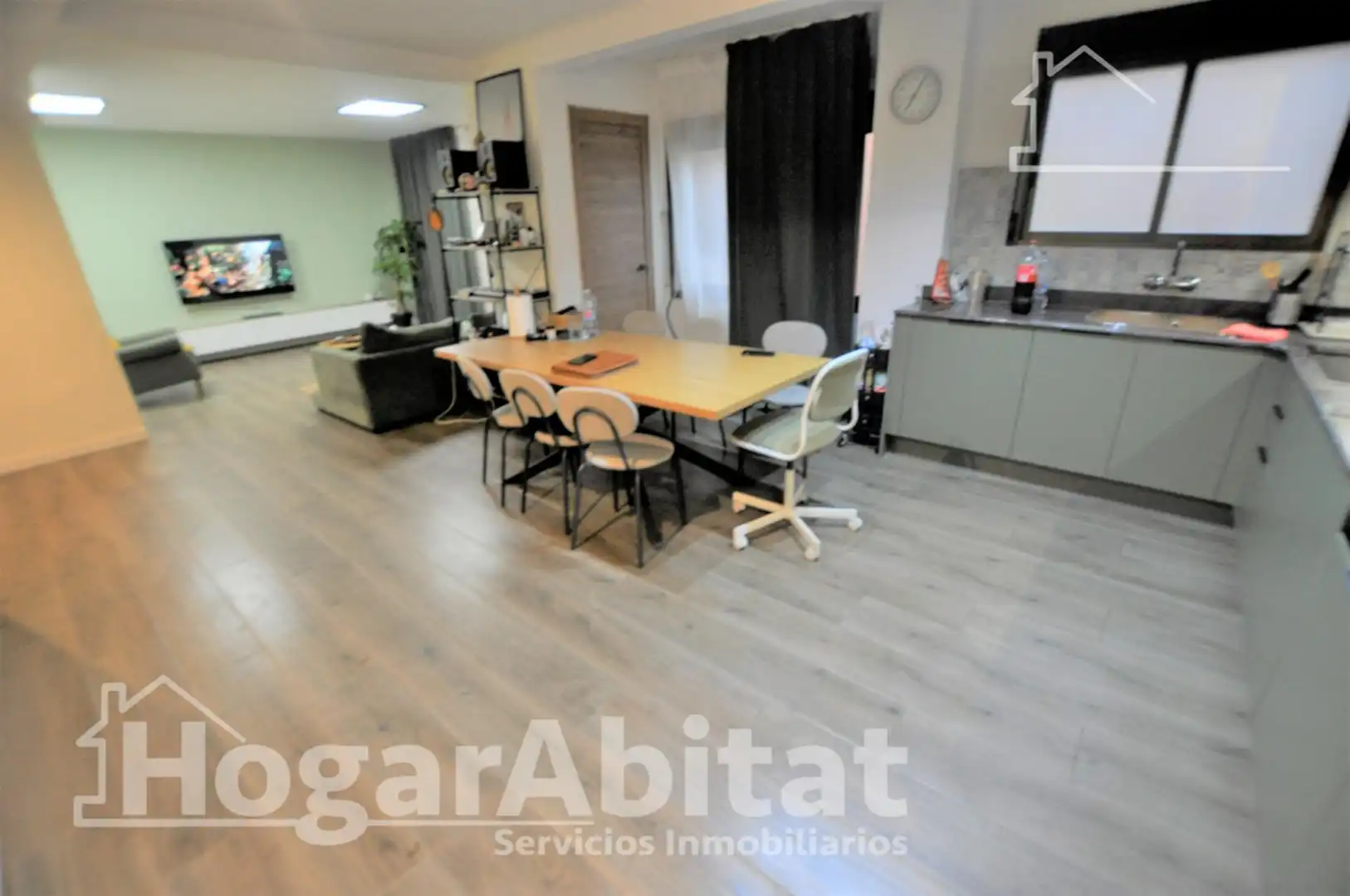 Living room of Flat for sale in Valencia  with Air Conditioner, Heating and Furnished