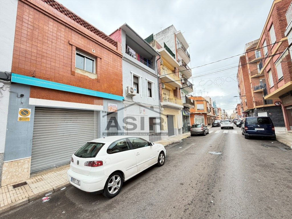 Vista exterior de Casa o xalet en venda en Alzira amb Terrassa