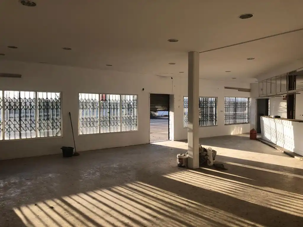 Geschaftsraum zum Verkauf in De Madrid, Alcolea