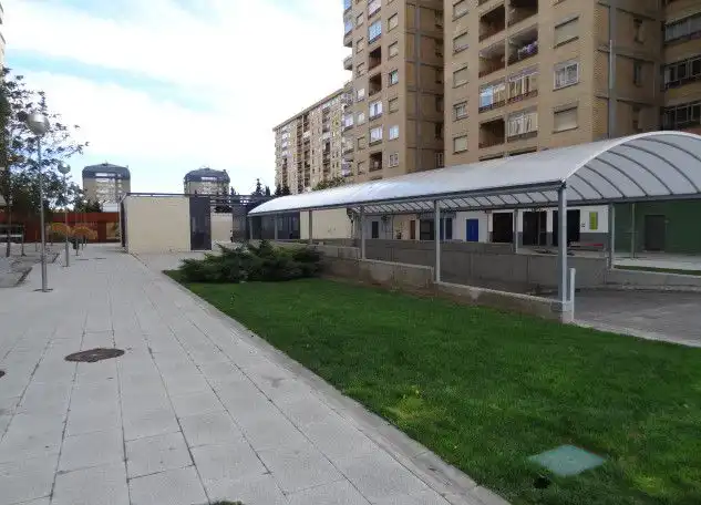 Aparcament de Garatge en venda en Huesca