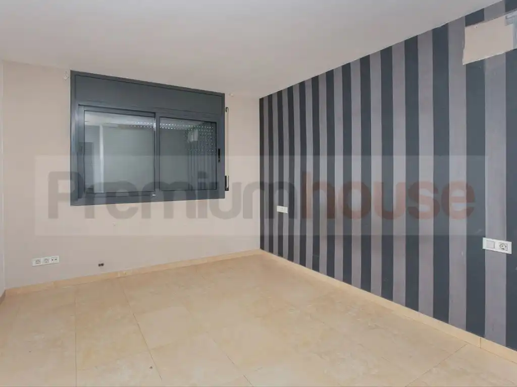Dormitori de Casa o xalet en venda en Corbera de Llobregat, Barcelona