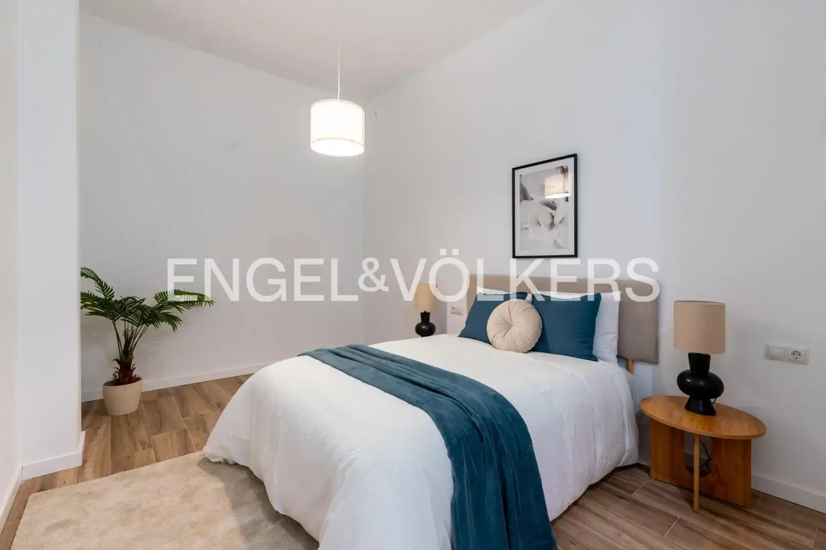 Bedroom of Flat for sale in Sevilla  with Air Conditioner, Heating and Balcony