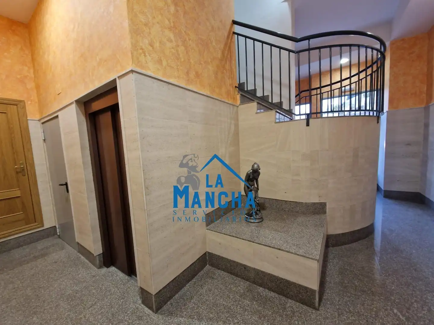 Flat for sale in Chinchilla de Monte-Aragón  with Heating, Terrace and Storage room